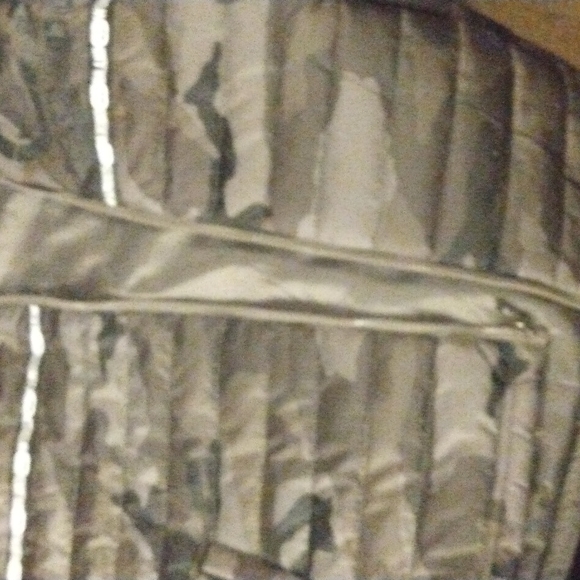 Vest - Picture 4 of 4